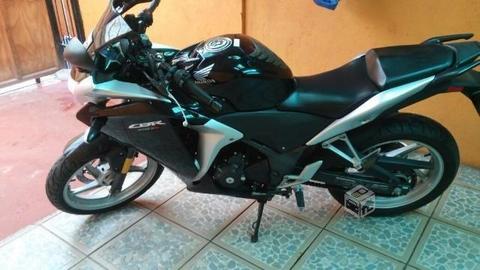 Moto honda cbr R 250