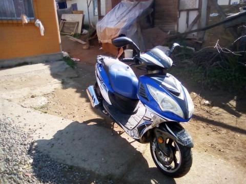 Moto scooter año 2016