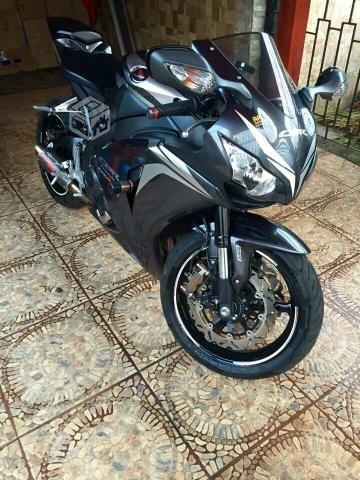 MOTO CBR 1000rr ABS