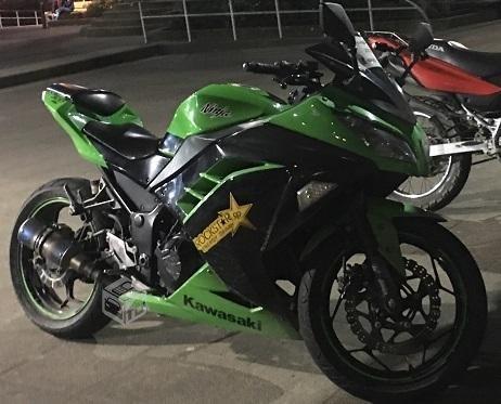 Kawasaki ninja 300