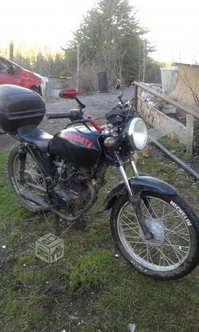 Motocicleta max125