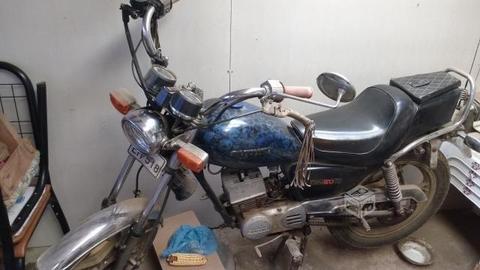 Moto Suzuki GN 50 E