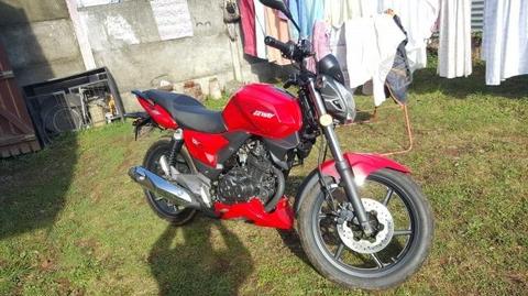 Moto 125 cc ()
