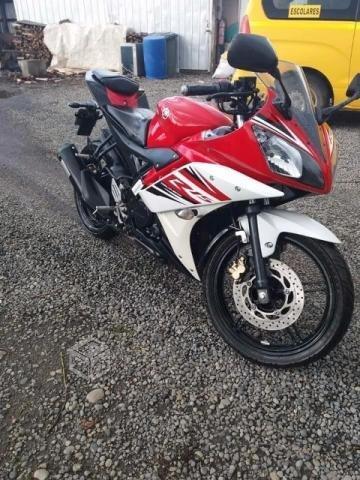 Moto r15, 2017