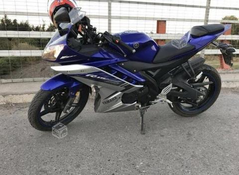 Yamaha r15