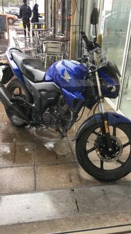 Moto Honda Invicta