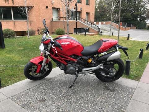 Ducati Monster 696 2013