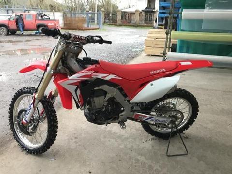 crf 450r año 2017 con partida electrica