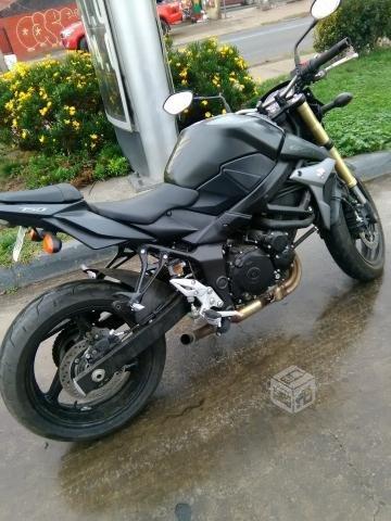 Suzuki GSR A 750