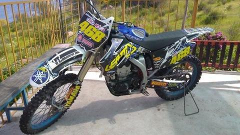 Moto Yamaha YZ 450