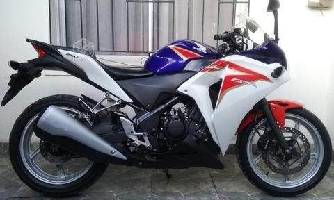 Honda CBR 250R año 2014