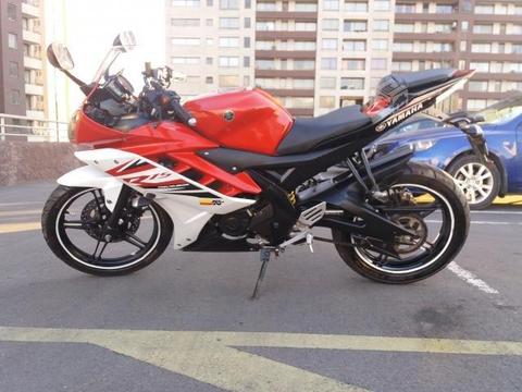 Moto Yamaha R15