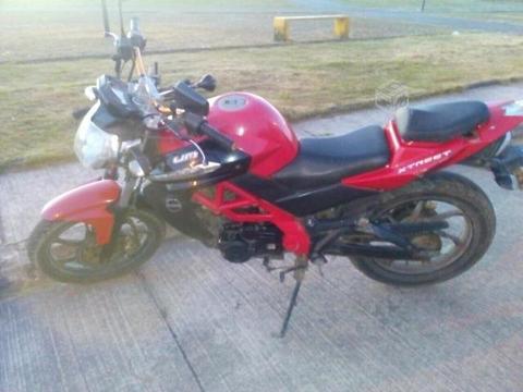 Um xtreet 200cc