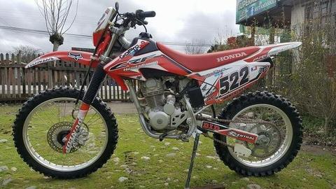 Crf 230 como nueva