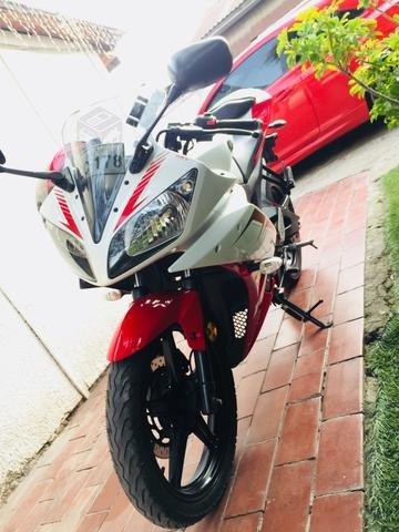 Yamaha r15