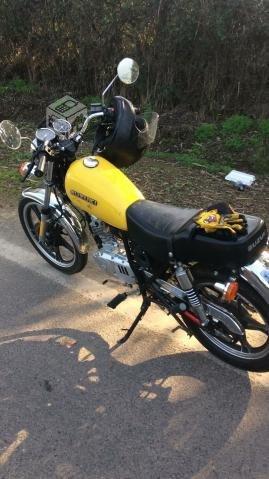 Suzuki gn 125 2011