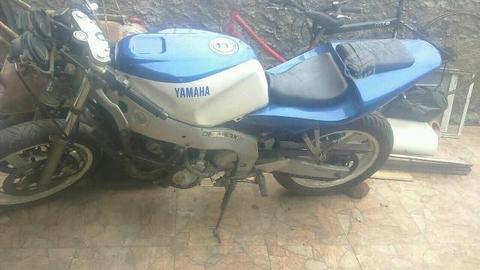 Moto Yamaha fzr 250 r