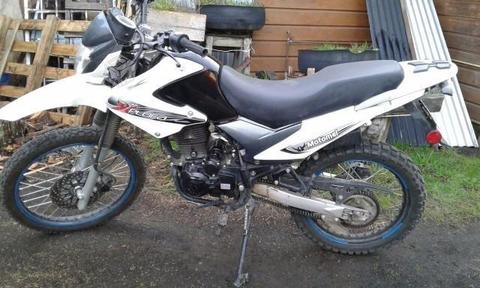 Moto xplora 250