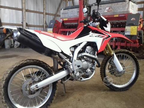 Se permuta por auto Crf 250l