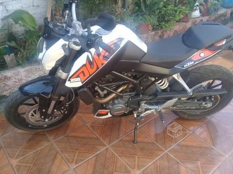 Ktm duke 200 100 kilometros (nueva)