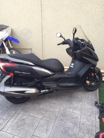 Kymco Downtown 200i Maxiscooter deportiva