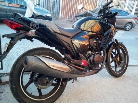 Moto honda invicta año 2012. Cb 150 cc