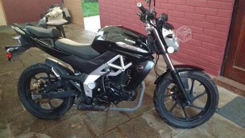 UM Xtreet 200cc