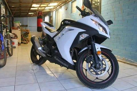 Kawasaki ninja 300