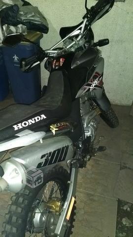 Honda XRE 300 año 2013 al día