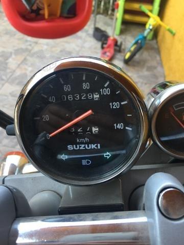 Moto suzuki gz150 (2016)