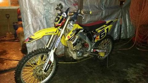 Moto RMZ 250 año 2011