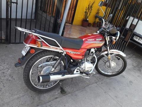Moto Honda 125 AL DÍA