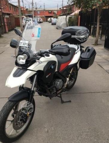 Moto BWM excelente estado Equipada