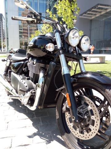 Triumph Thunderbird Storm 2016