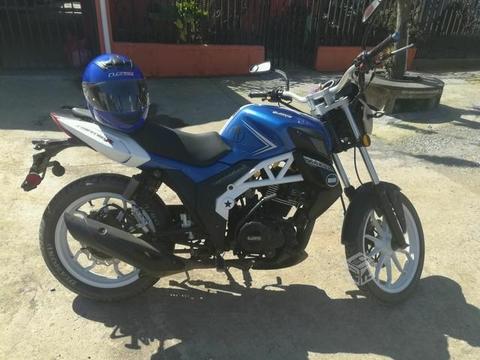 Moto UM xtreet 180R