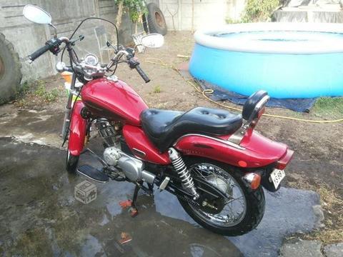 Yamaha enticer yba 2010 con 2 alforjas y 1 casco