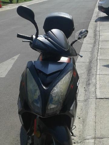 Moto scooter marca Huatian modelo Varadero