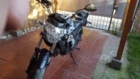 Moto UM XTREET 200 CC