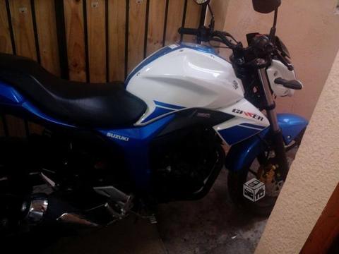 Suzuki Gixxer Blanco Azul