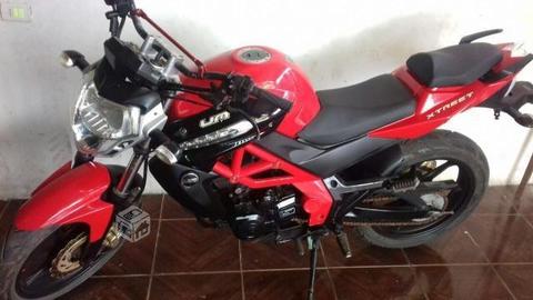 Moto um200