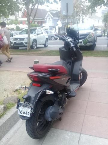 Aprilia sr motard