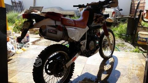 Honda XR650L partida eléctrica