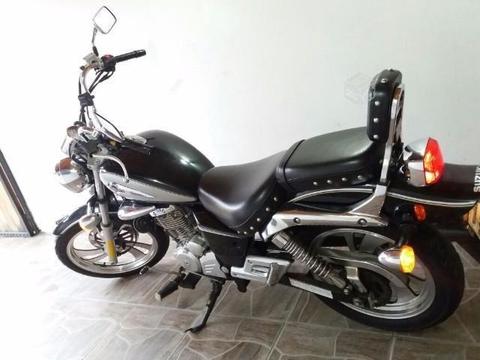 Moto Suzuki GZ