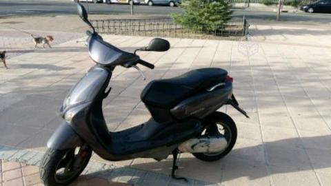 Busco: Moto scooter honda o suzuki