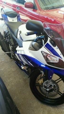Moto Yamaha r15