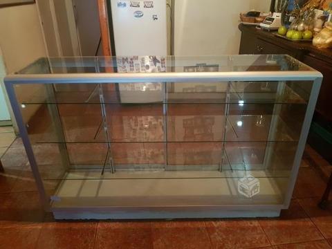 mesón vitrina aluminio vidrio