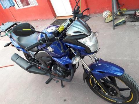 Honda invicta año 2015