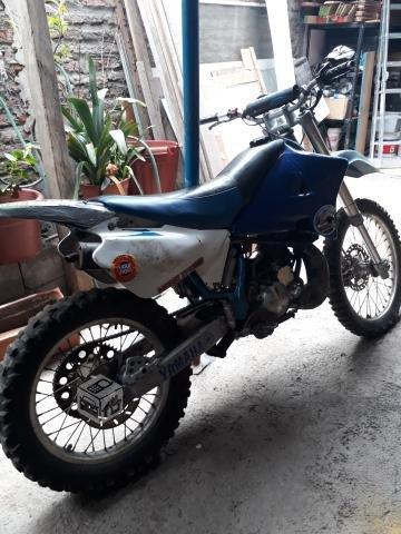 Moto Yamaha WR 200 2T