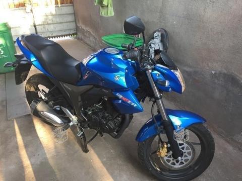 Suzuki Gixxer 2017 300 km inmaculada