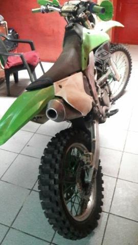 Kawasaki klx 450 año 2009 en duro arranque y pata